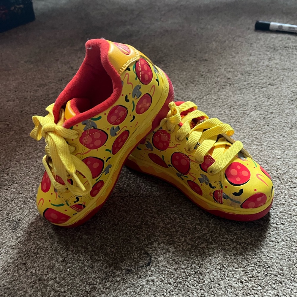 Heelys pepperoni pizza sneakers little boys  size 12c NEW IN BOX NEVER USED